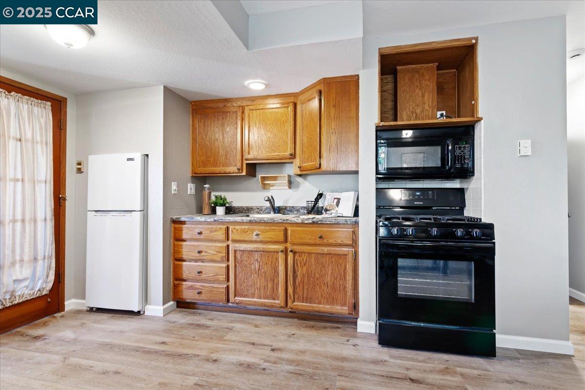 Detail Gallery Image 32 of 48 For 207 Midway Dr, Martinez,  CA 94553 - 4 Beds | 3 Baths