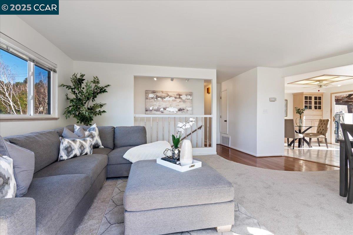 Detail Gallery Image 9 of 48 For 207 Midway Dr, Martinez,  CA 94553 - 4 Beds | 3 Baths