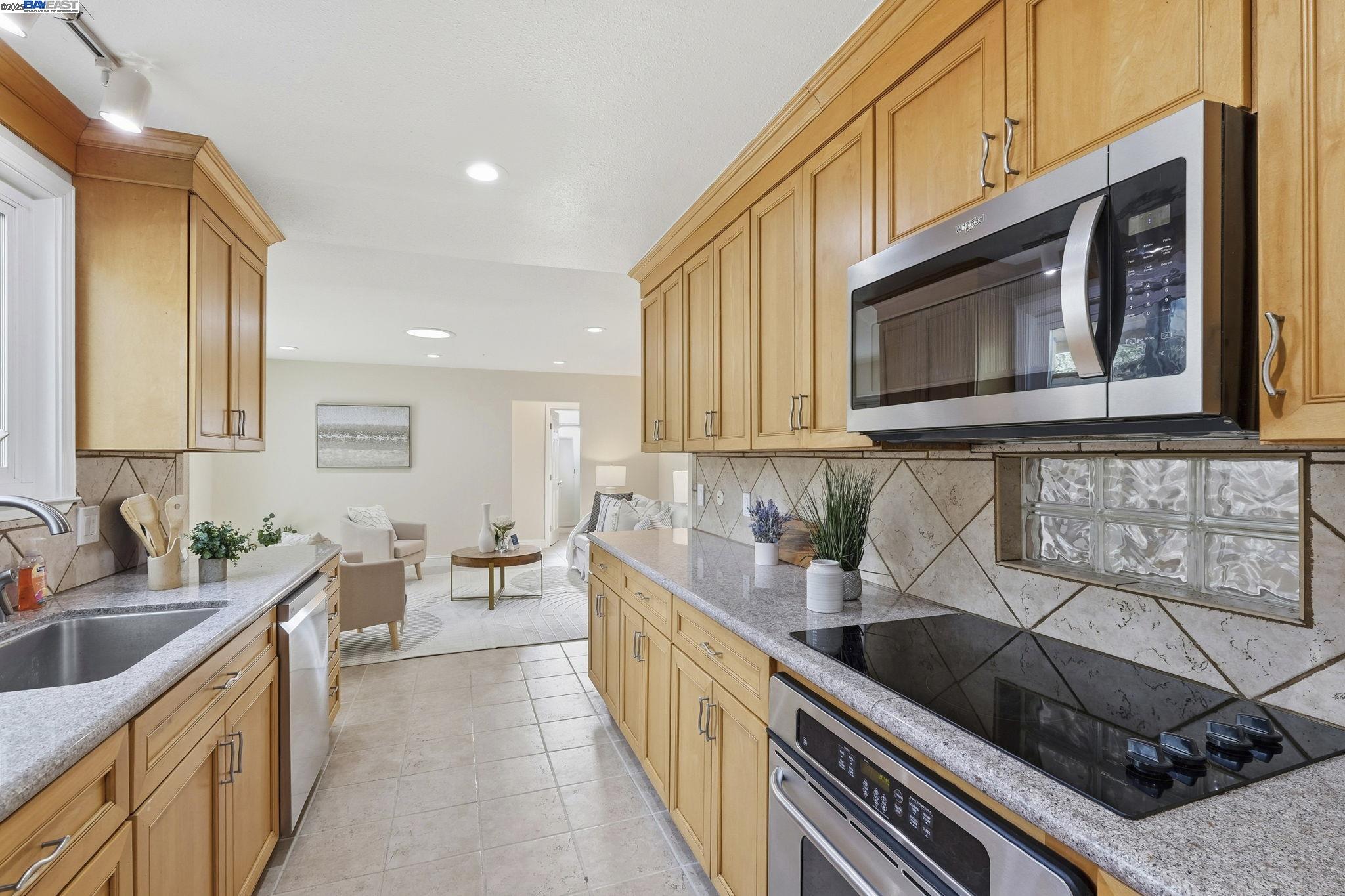 Detail Gallery Image 16 of 59 For 42293 Camino Santa Barbara, Fremont,  CA 94539 - 4 Beds | 3 Baths