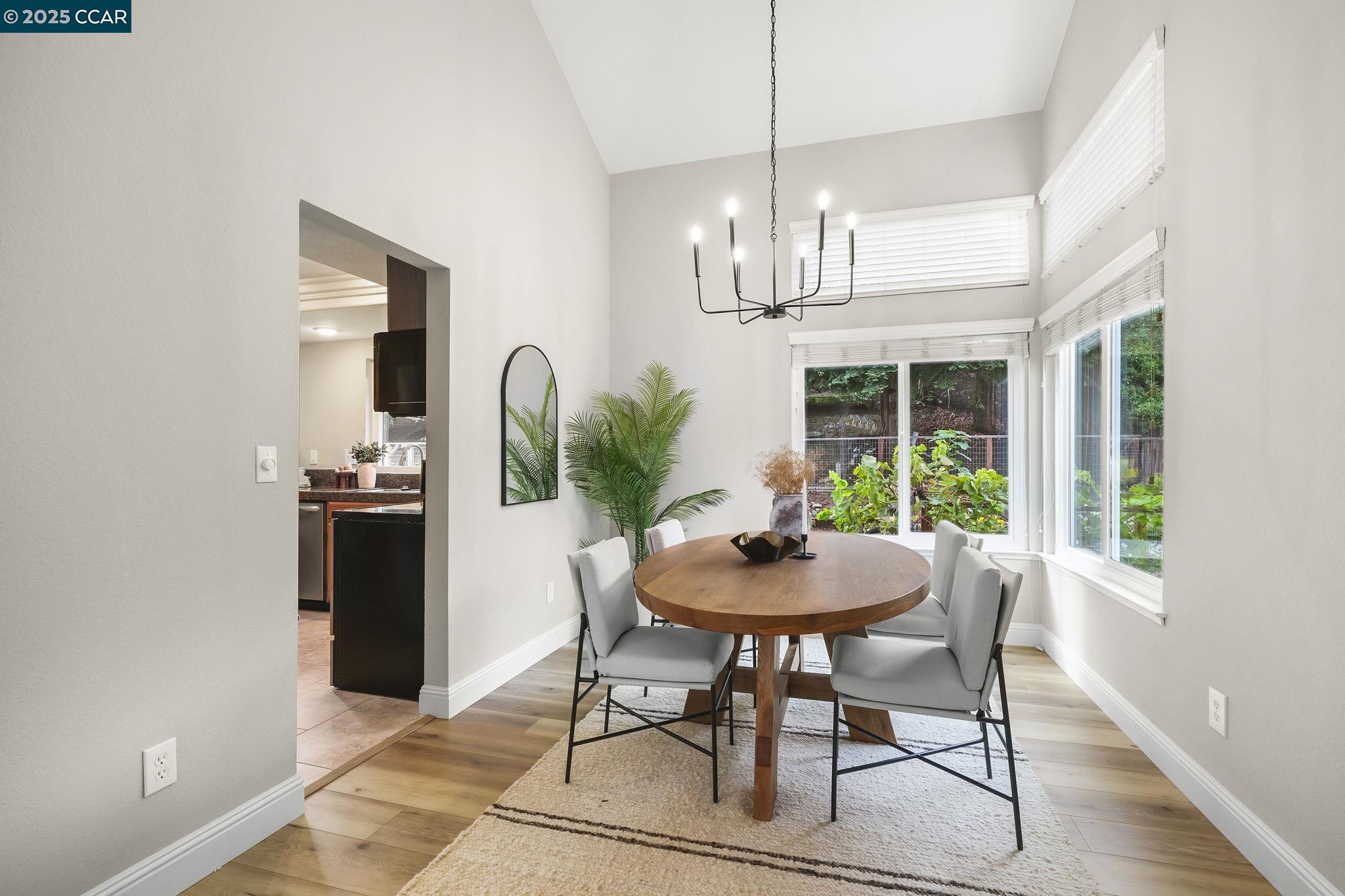 Detail Gallery Image 8 of 35 For 5410 Lynbrook Pl, Concord,  CA 94521 - 4 Beds | 2/1 Baths