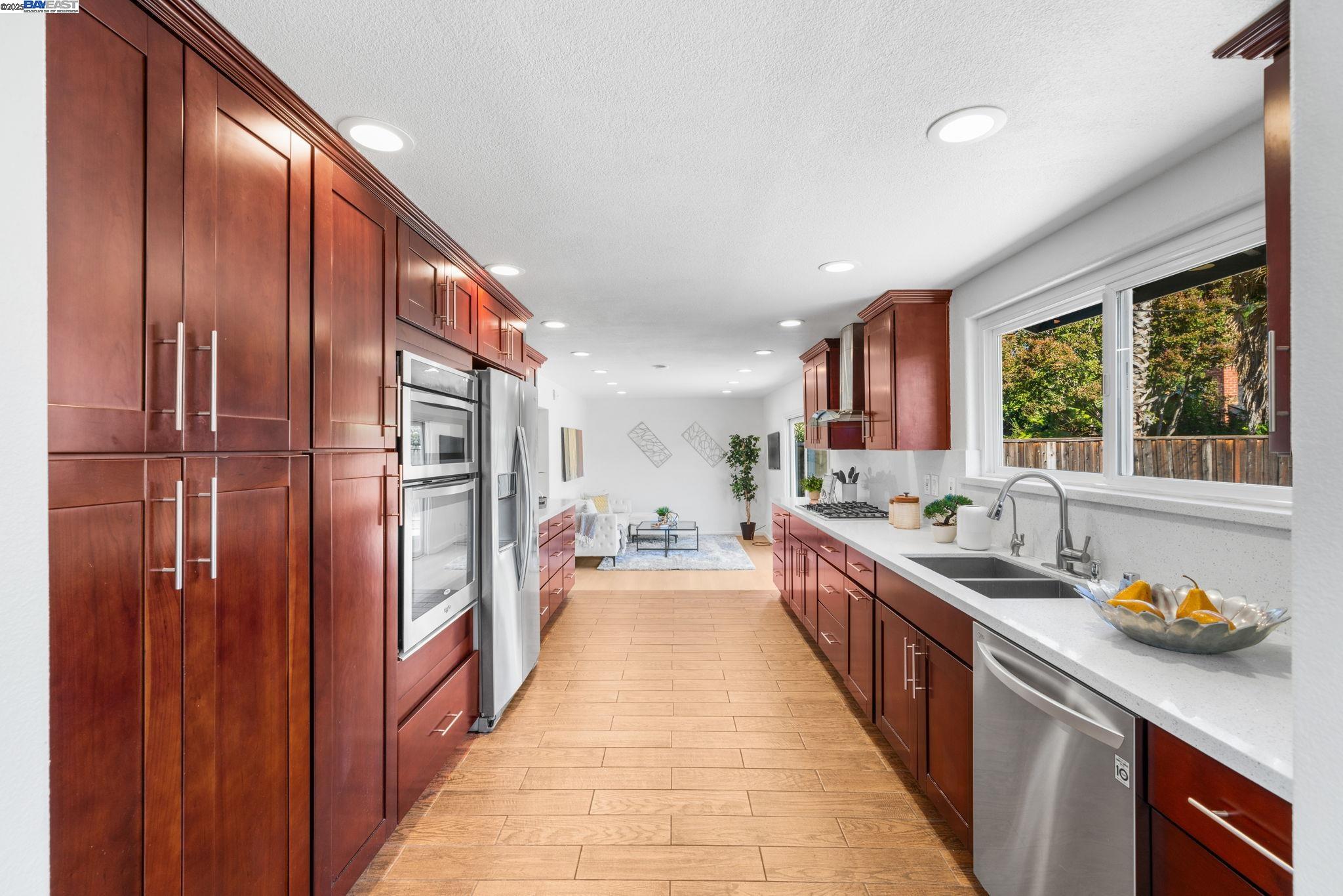 Detail Gallery Image 11 of 56 For 48346 Cottonwood St, Fremont,  CA 94539 - 3 Beds | 3 Baths