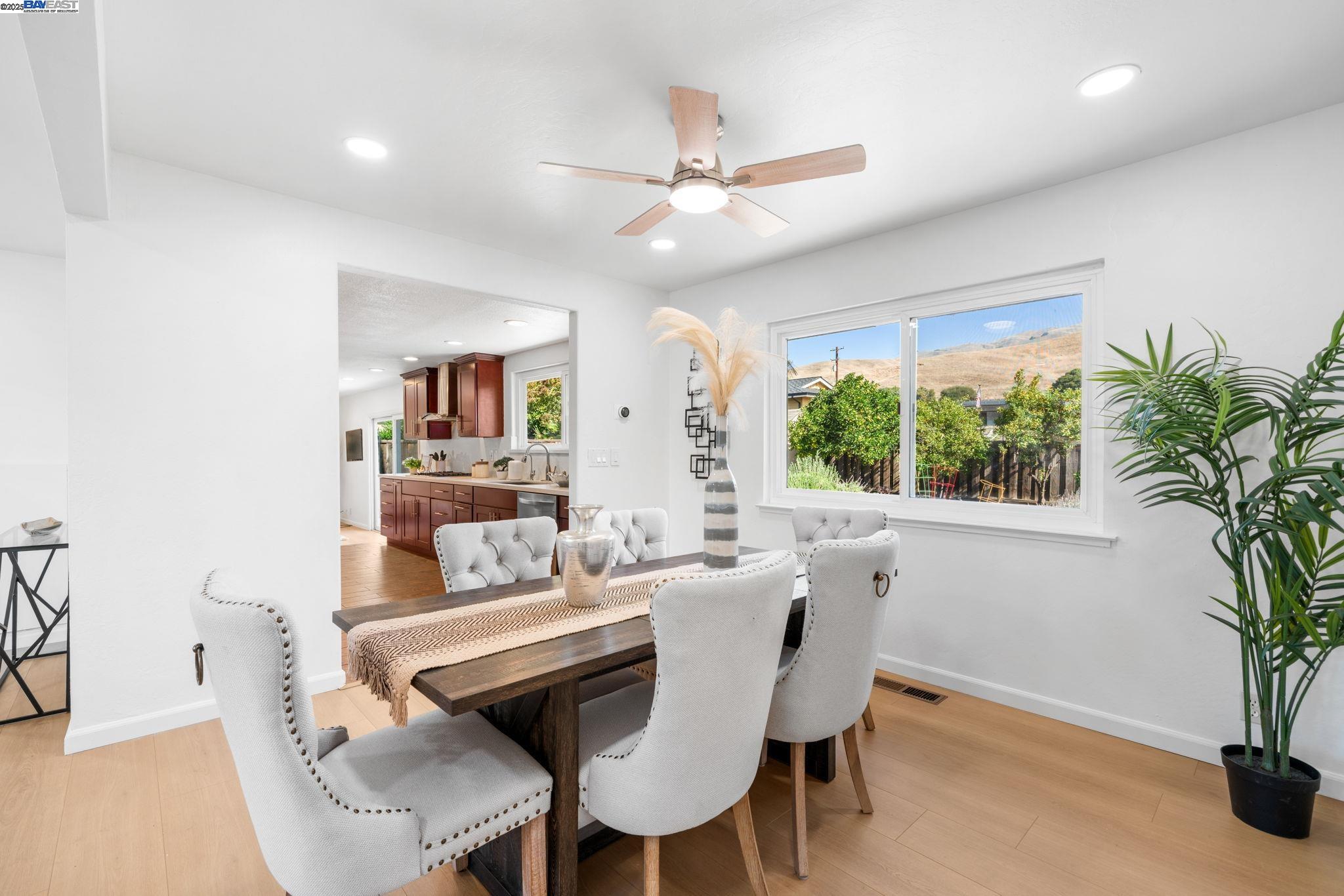 Detail Gallery Image 9 of 56 For 48346 Cottonwood St, Fremont,  CA 94539 - 3 Beds | 3 Baths