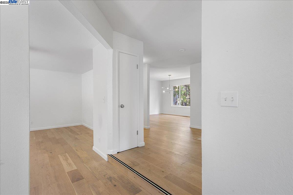 Detail Gallery Image 3 of 15 For 4518 Mattis Ct, Oakland,  CA 94619 - 3 Beds | 2/1 Baths