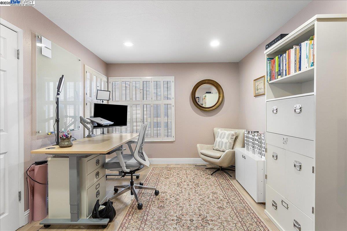 Detail Gallery Image 19 of 35 For 1220 Porta Ballena, Alameda,  CA 94501 - 2 Beds | 2/1 Baths