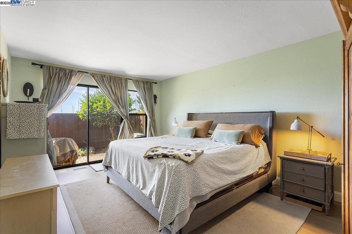 Detail Gallery Image 30 of 35 For 1220 Porta Ballena, Alameda,  CA 94501 - 2 Beds | 2/1 Baths