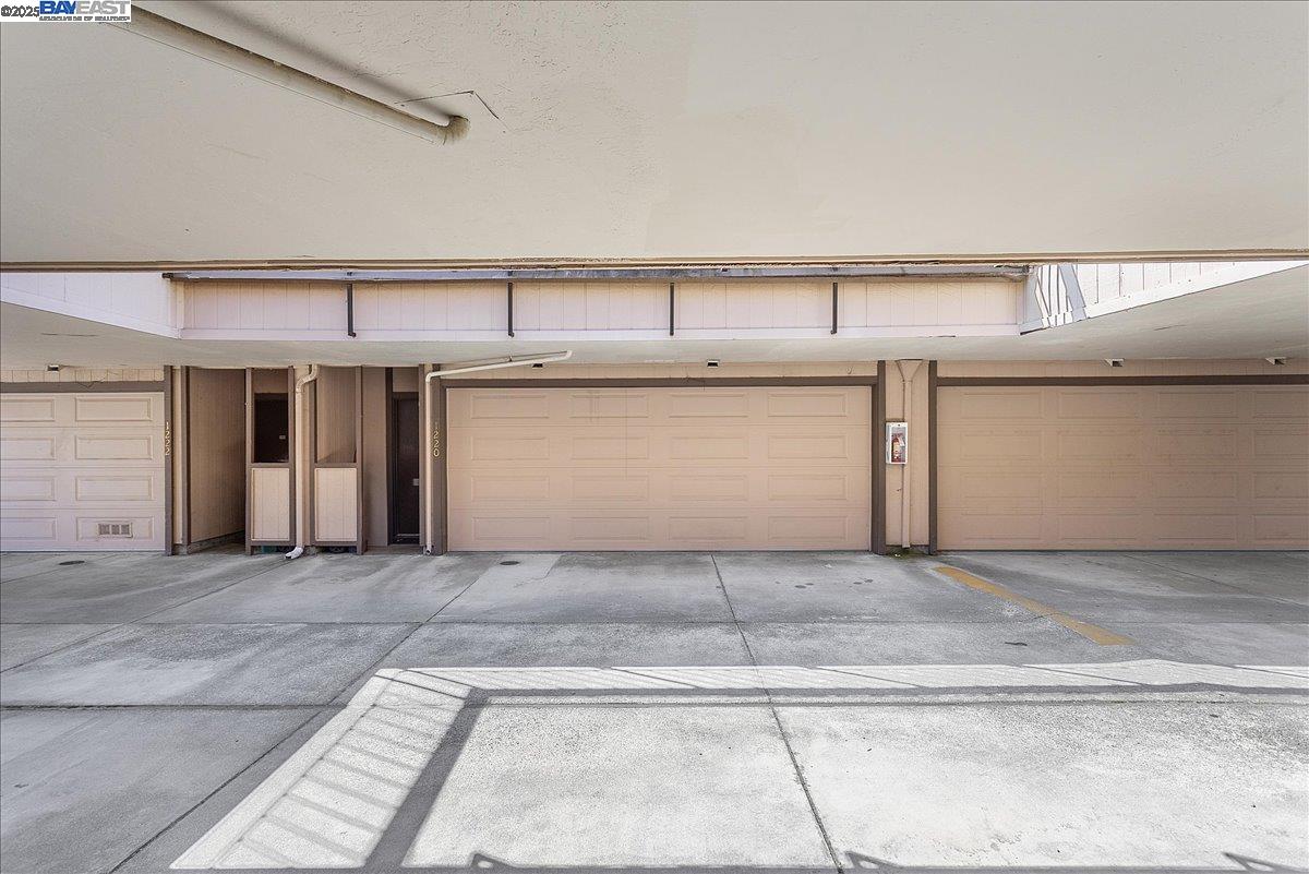 Detail Gallery Image 35 of 35 For 1220 Porta Ballena, Alameda,  CA 94501 - 2 Beds | 2/1 Baths