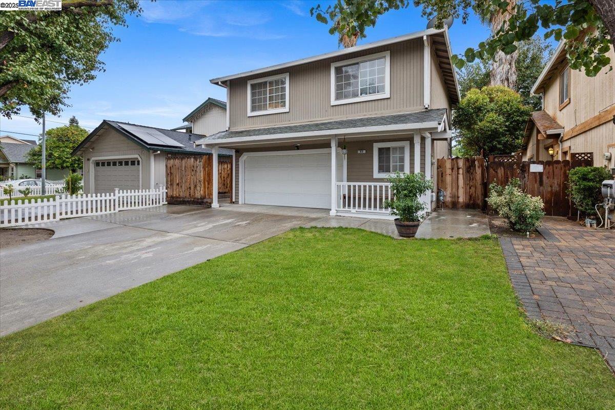 Detail Gallery Image 2 of 44 For 60 W South St, Tracy,  CA 95376 - 3 Beds | 2/1 Baths