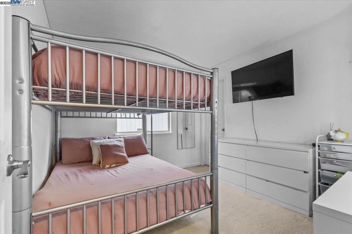 Detail Gallery Image 19 of 44 For 60 W South St, Tracy,  CA 95376 - 3 Beds | 2/1 Baths