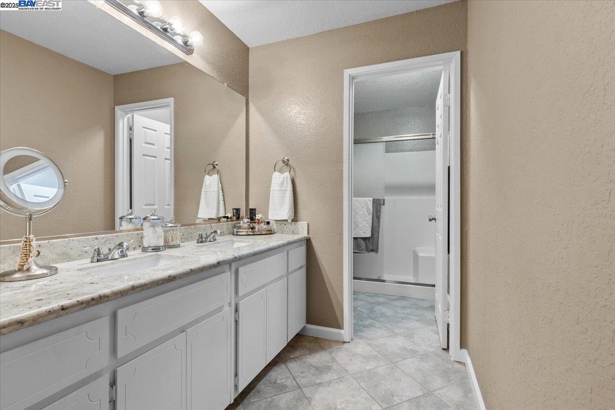 Detail Gallery Image 28 of 44 For 60 W South St, Tracy,  CA 95376 - 3 Beds | 2/1 Baths