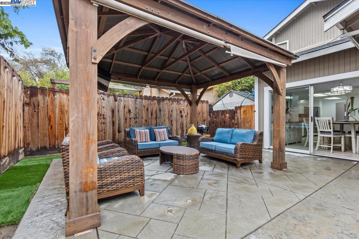 Detail Gallery Image 6 of 44 For 60 W South St, Tracy,  CA 95376 - 3 Beds | 2/1 Baths