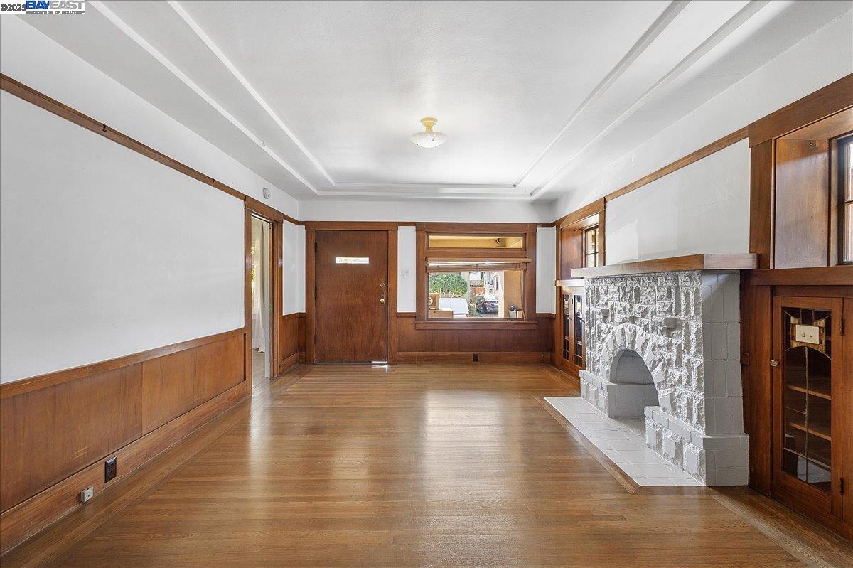 Detail Gallery Image 4 of 23 For 2529 Noble Ave, Alameda,  CA 94501 - 2 Beds | 1 Baths