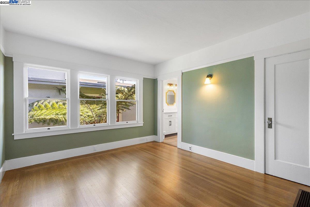 Detail Gallery Image 7 of 23 For 2529 Noble Ave, Alameda,  CA 94501 - 2 Beds | 1 Baths