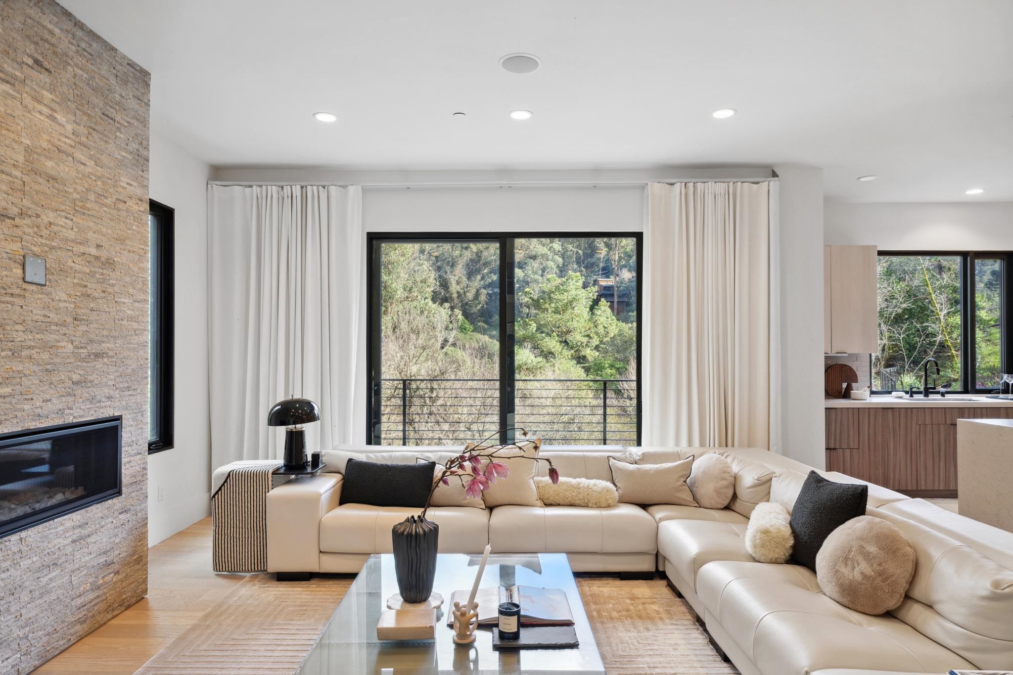 Detail Gallery Image 20 of 60 For 3 West Cir, Oakland,  CA 94611 - 4 Beds | 4/1 Baths