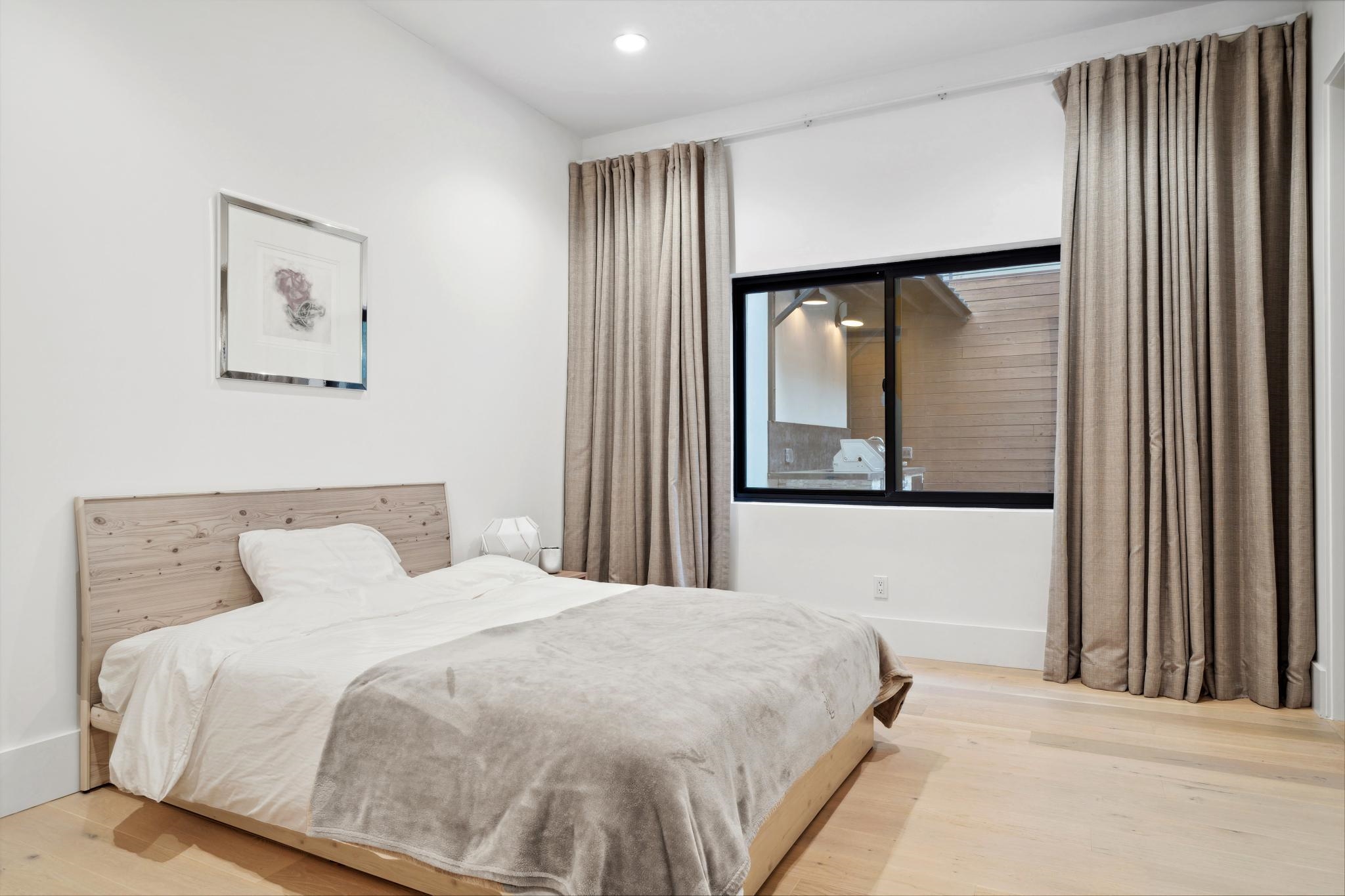 Detail Gallery Image 34 of 60 For 3 West Cir, Oakland,  CA 94611 - 4 Beds | 4/1 Baths