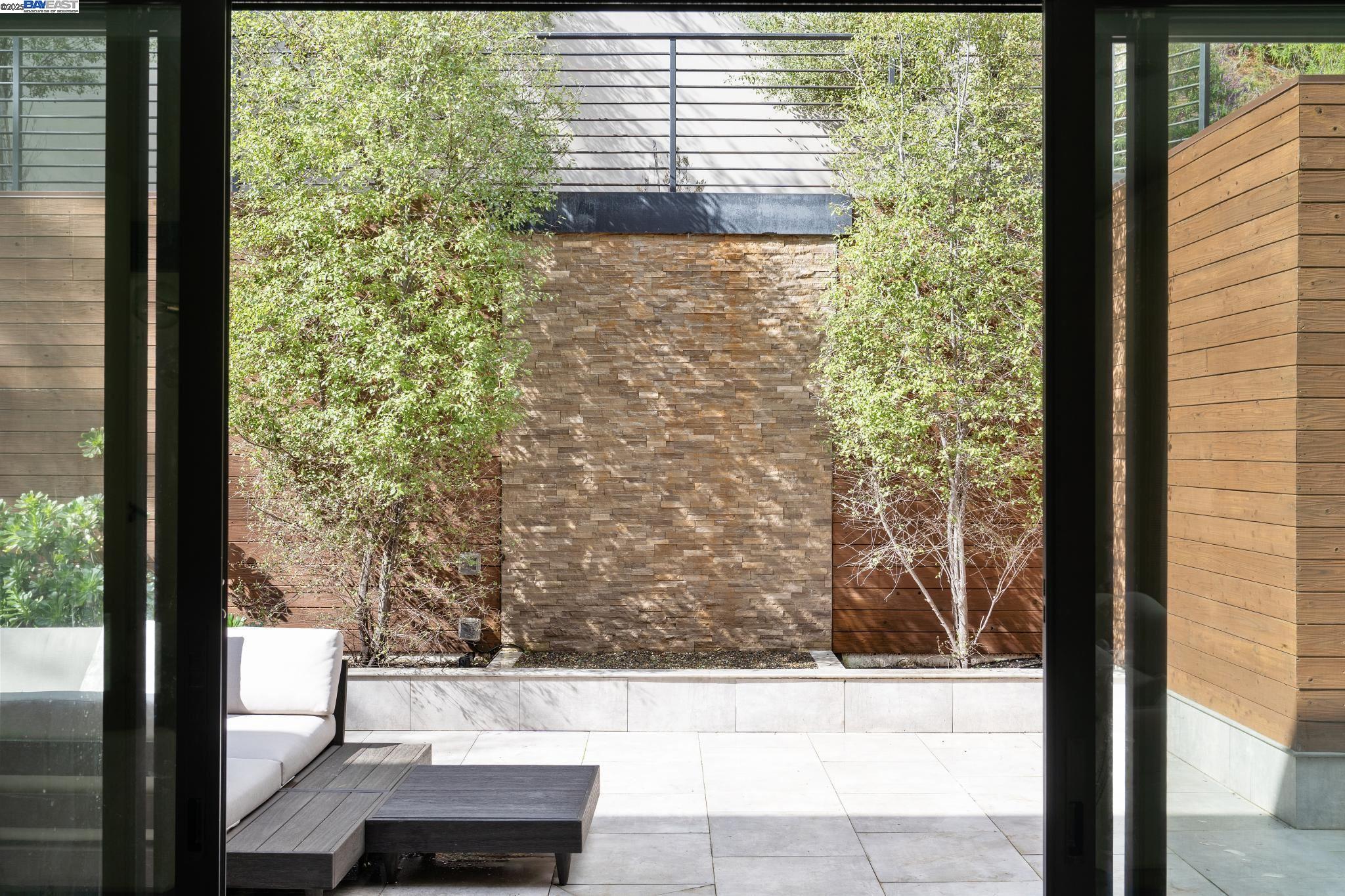 Detail Gallery Image 47 of 60 For 3 West Cir, Oakland,  CA 94611 - 4 Beds | 4/1 Baths