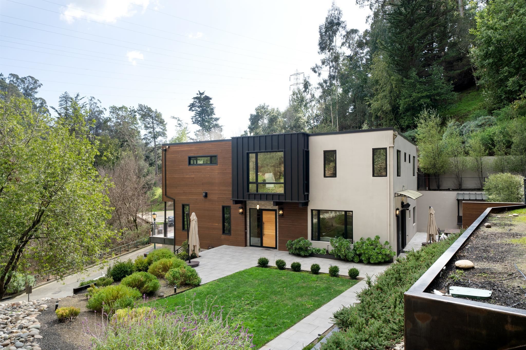 Detail Gallery Image 58 of 60 For 3 West Cir, Oakland,  CA 94611 - 4 Beds | 4/1 Baths