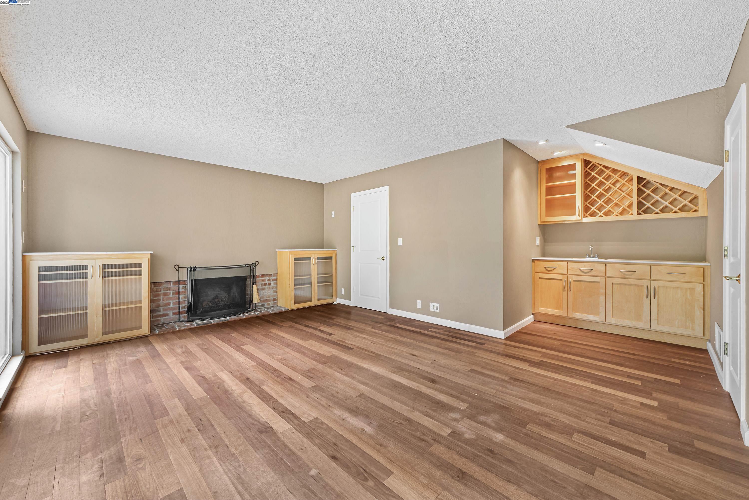 Detail Gallery Image 12 of 52 For 1890 Morello Ave, Pleasant Hill,  CA 94523 - 4 Beds | 3 Baths