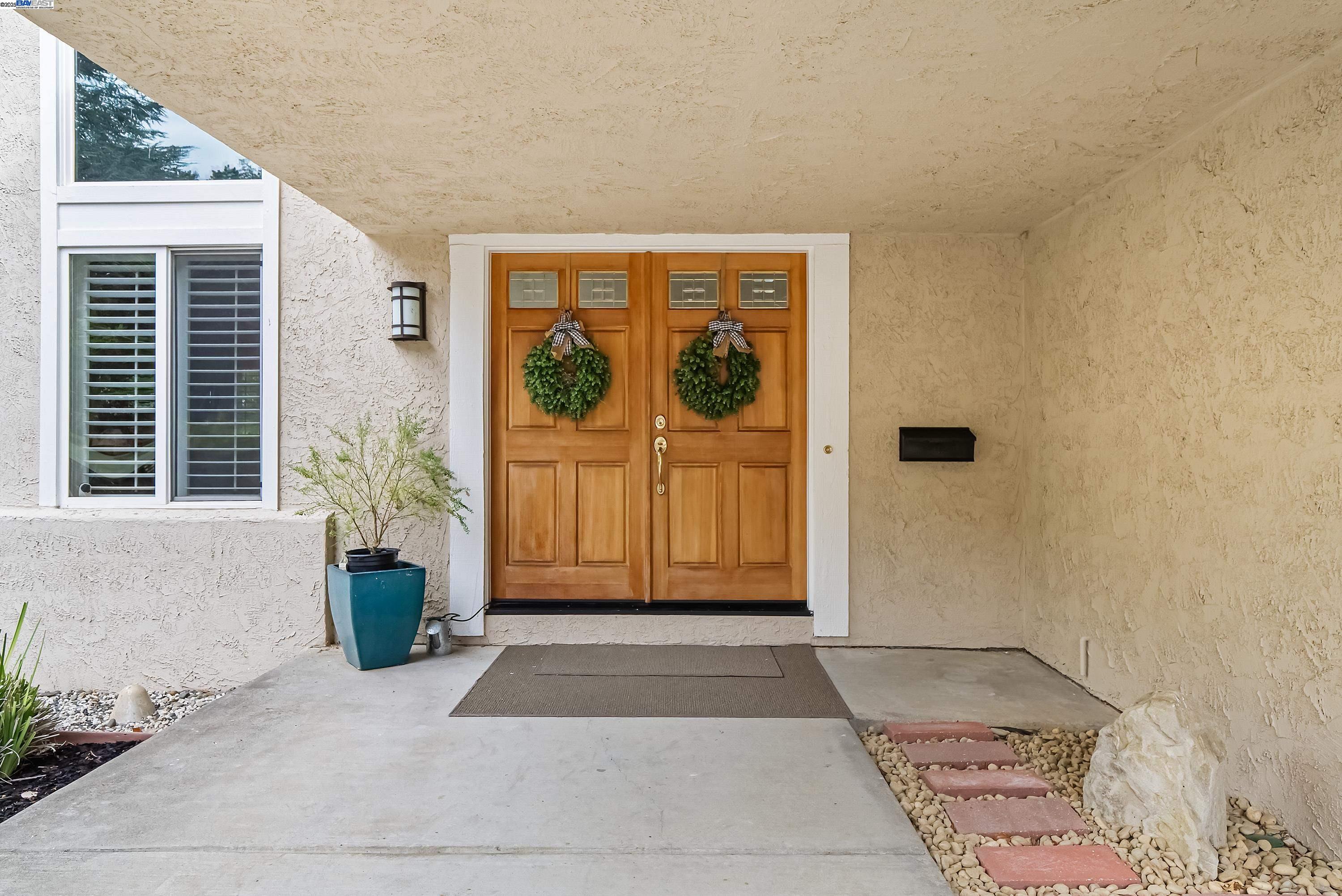 Detail Gallery Image 4 of 52 For 1890 Morello Ave, Pleasant Hill,  CA 94523 - 4 Beds | 3 Baths