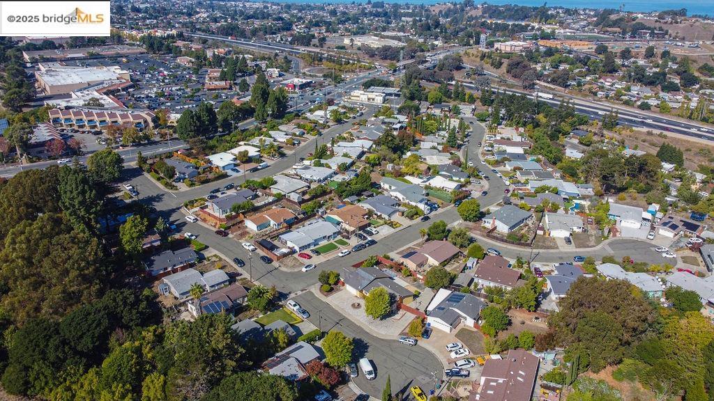 Detail Gallery Image 27 of 30 For 1651 Michael Dr, Pinole,  CA 94564 - 4 Beds | 2/1 Baths