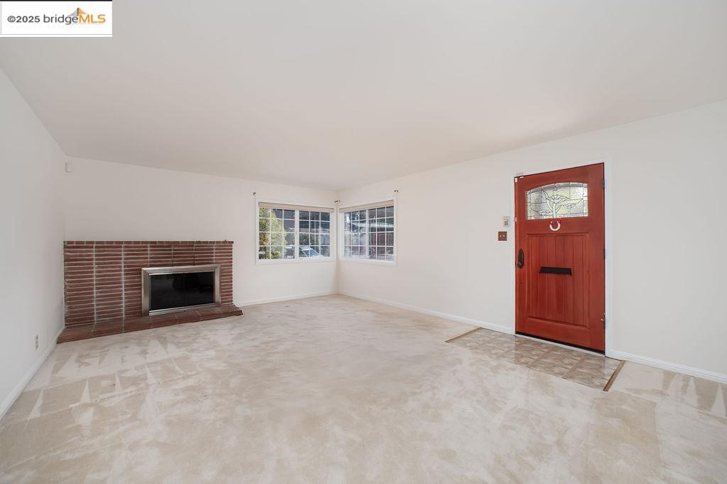 Detail Gallery Image 6 of 30 For 1651 Michael Dr, Pinole,  CA 94564 - 4 Beds | 2/1 Baths