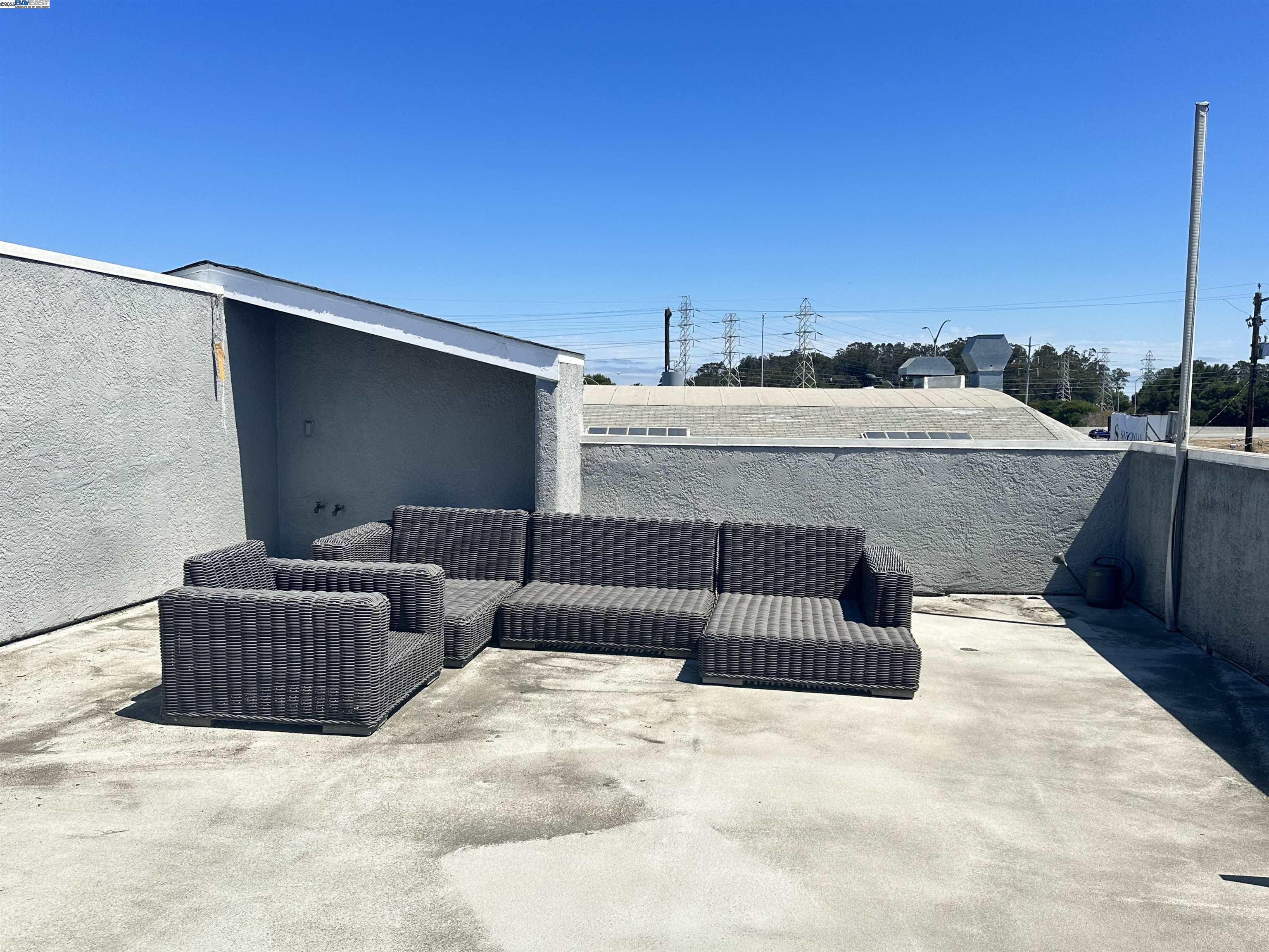 Detail Gallery Image 17 of 18 For 946 N Idaho St, San Mateo,  CA 94401 - 2 Beds | 2/1 Baths