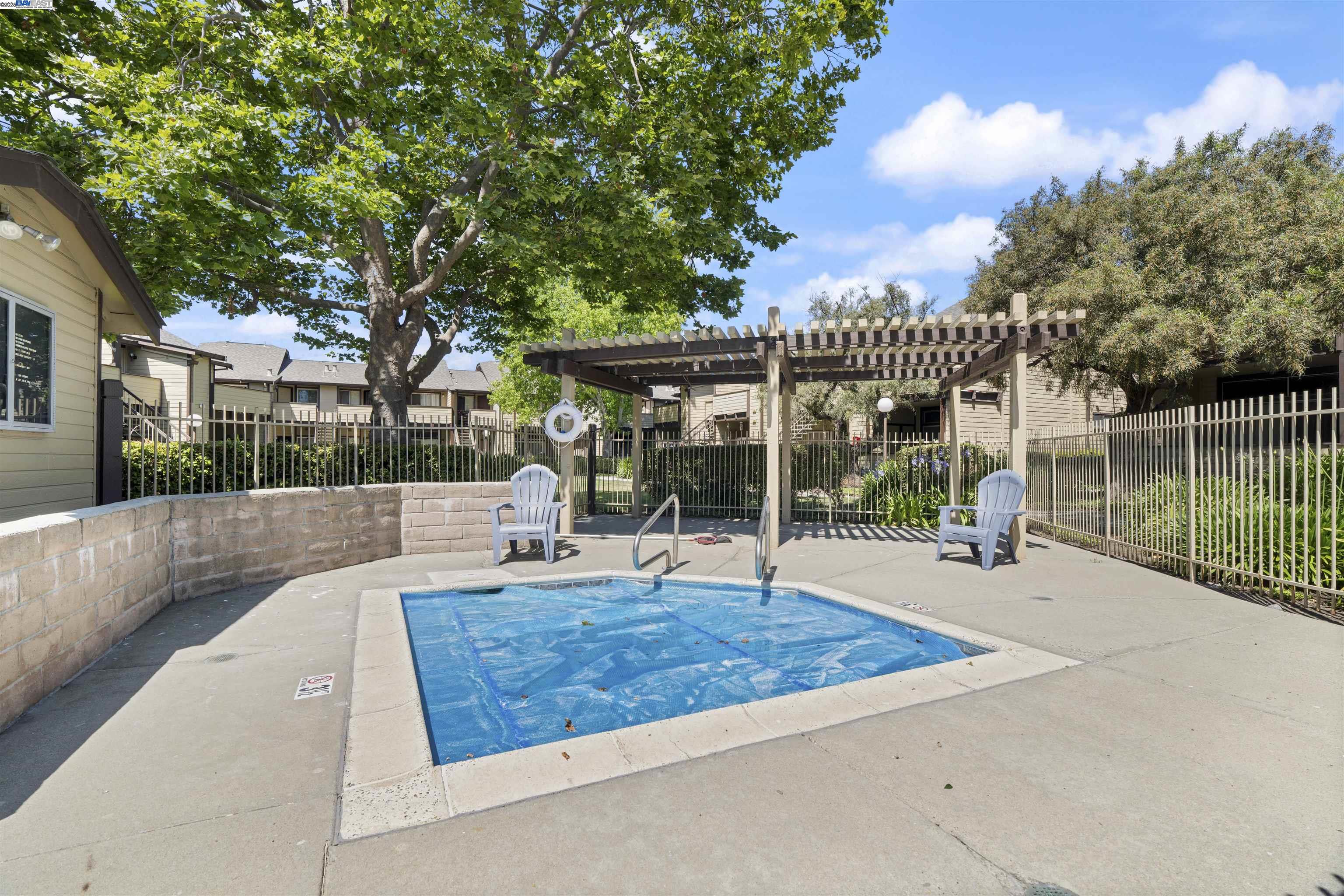 Detail Gallery Image 24 of 32 For 585 Majestic Way, San Leandro,  CA 94578 - 2 Beds | 2 Baths