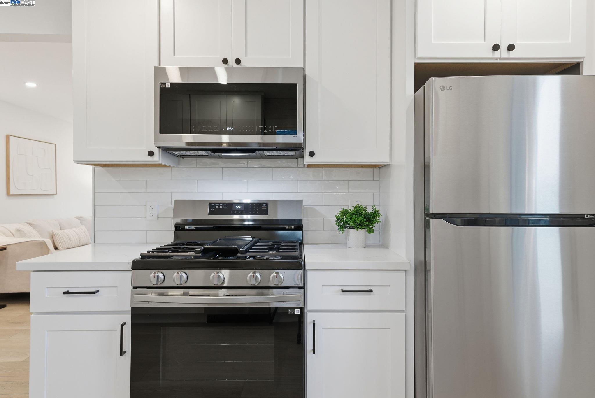 Detail Gallery Image 9 of 33 For 1223 Wainwright Ave, San Leandro,  CA 94577 - 2 Beds | 2 Baths