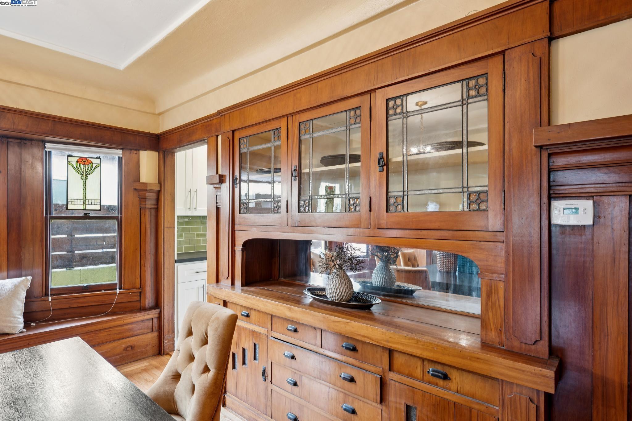 Detail Gallery Image 16 of 56 For 1542 Broadway, Alameda,  CA 94501 - 3 Beds | 1/1 Baths