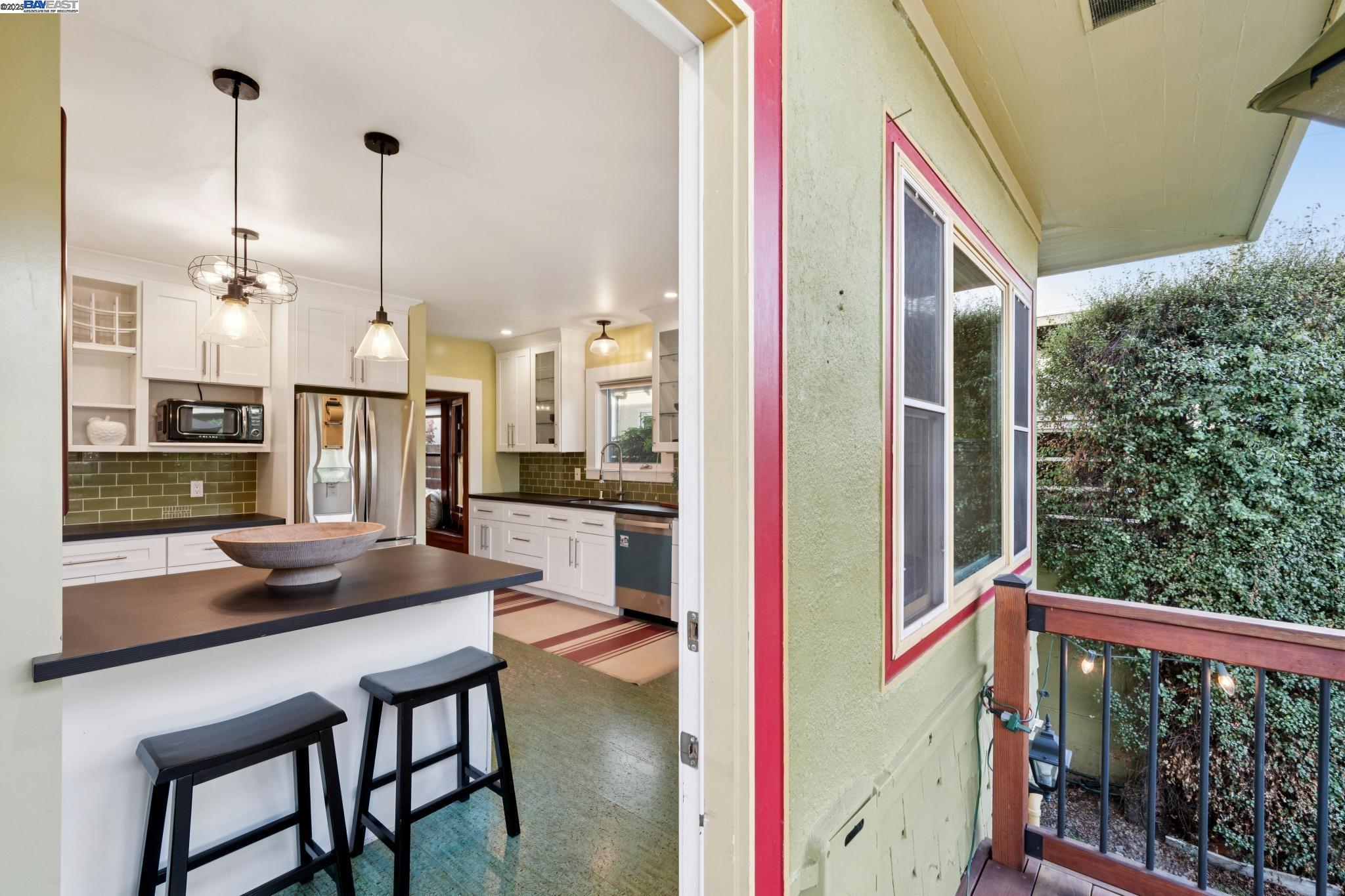 Detail Gallery Image 32 of 56 For 1542 Broadway, Alameda,  CA 94501 - 3 Beds | 1/1 Baths