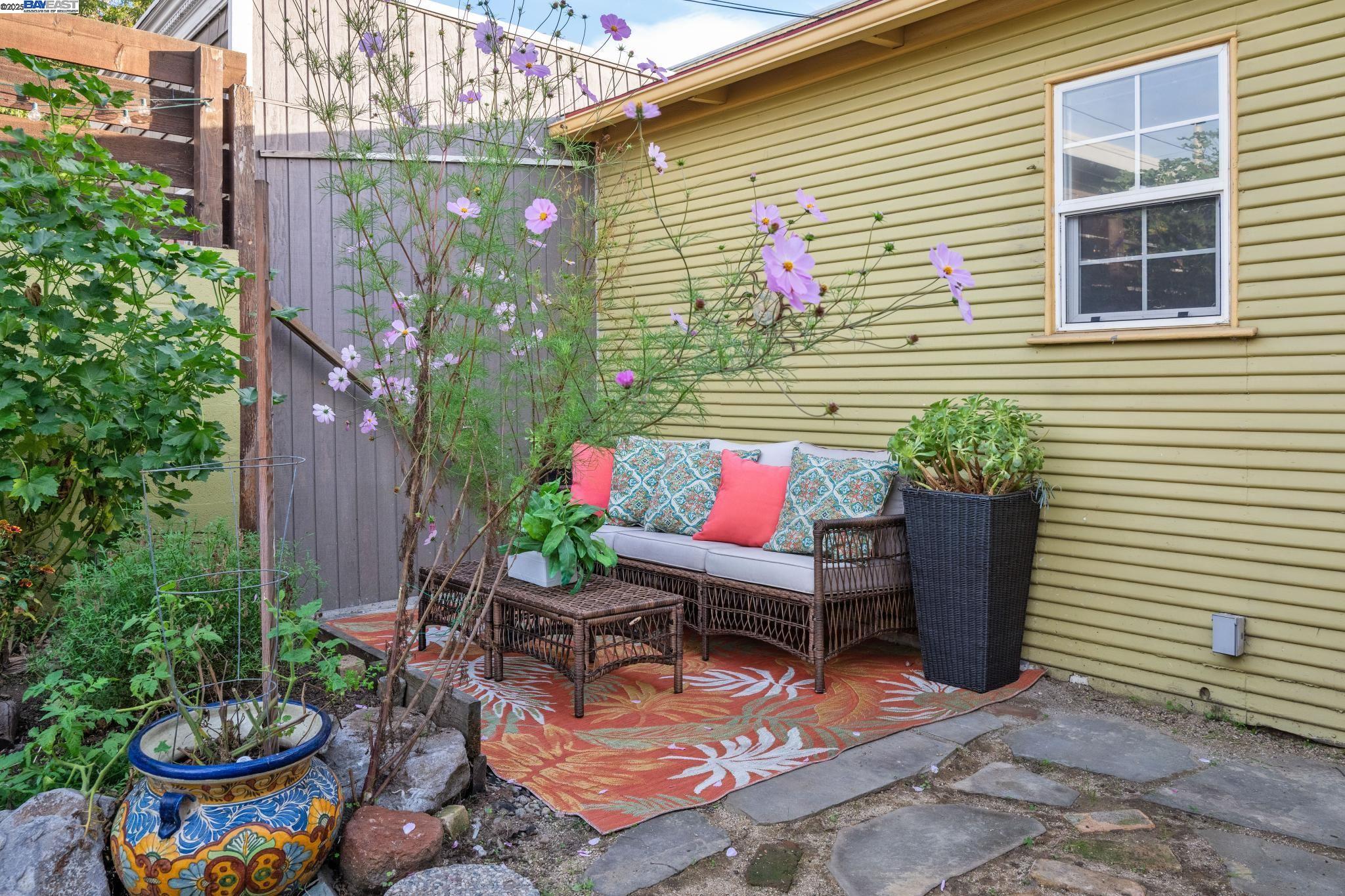 Detail Gallery Image 47 of 56 For 1542 Broadway, Alameda,  CA 94501 - 3 Beds | 1/1 Baths