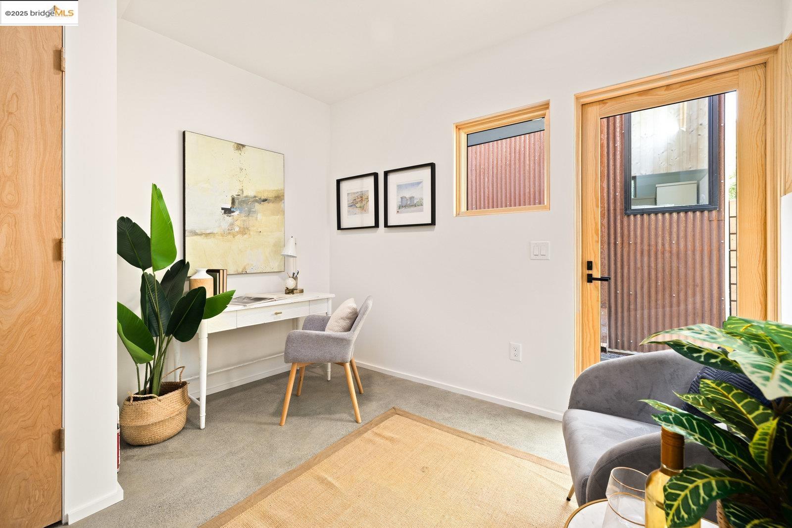 Detail Gallery Image 12 of 40 For 817 Jones, Berkeley,  CA 94710 - 2 Beds | 1/1 Baths