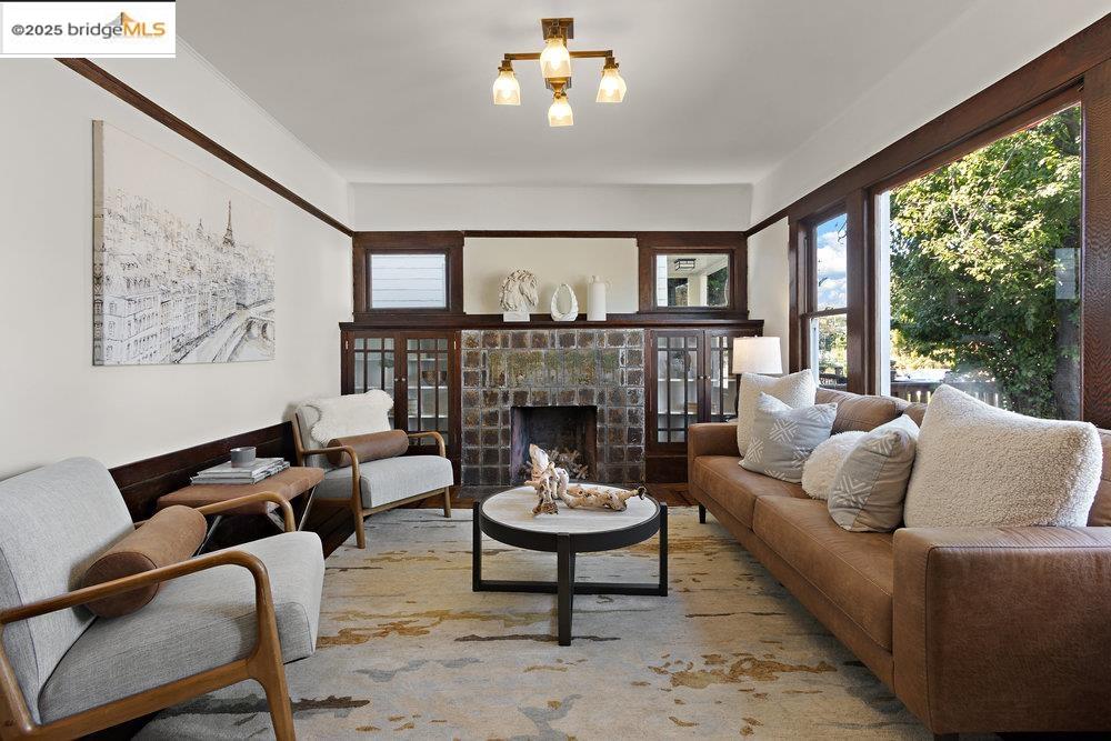 Detail Gallery Image 11 of 47 For 1342 Russell St, Berkeley,  CA 94702 - 3 Beds | 1 Baths