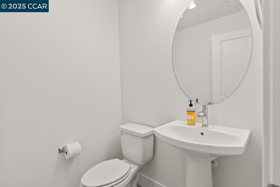 Detail Gallery Image 17 of 58 For 725 Delve Court, Hayward,  CA 94544 - 4 Beds | 3/1 Baths