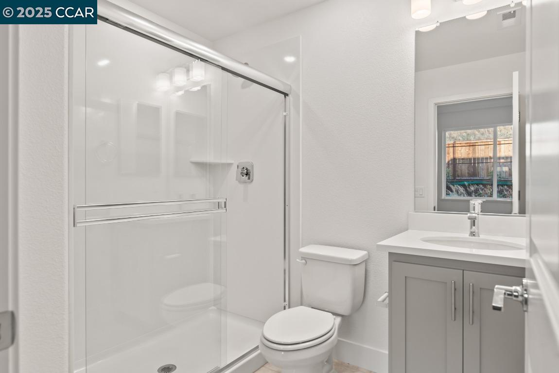 Detail Gallery Image 6 of 58 For 725 Delve Court, Hayward,  CA 94544 - 4 Beds | 3/1 Baths