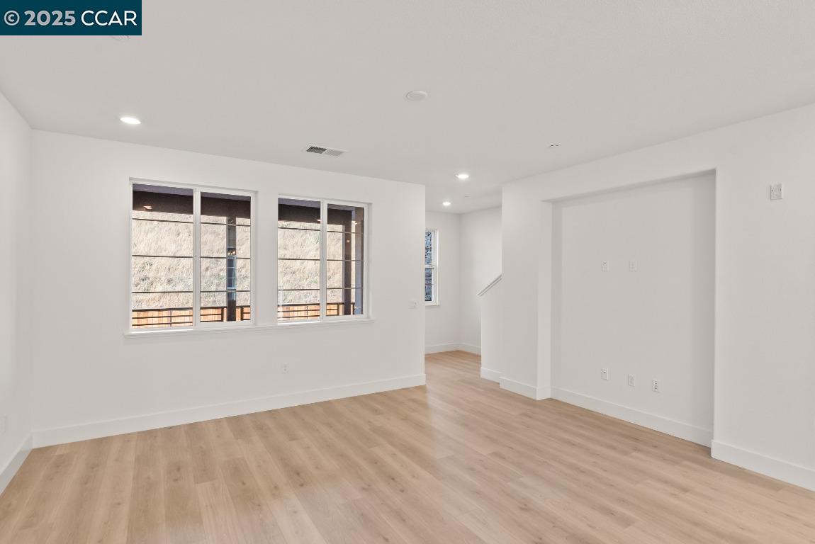 Detail Gallery Image 7 of 58 For 725 Delve Court, Hayward,  CA 94544 - 4 Beds | 3/1 Baths