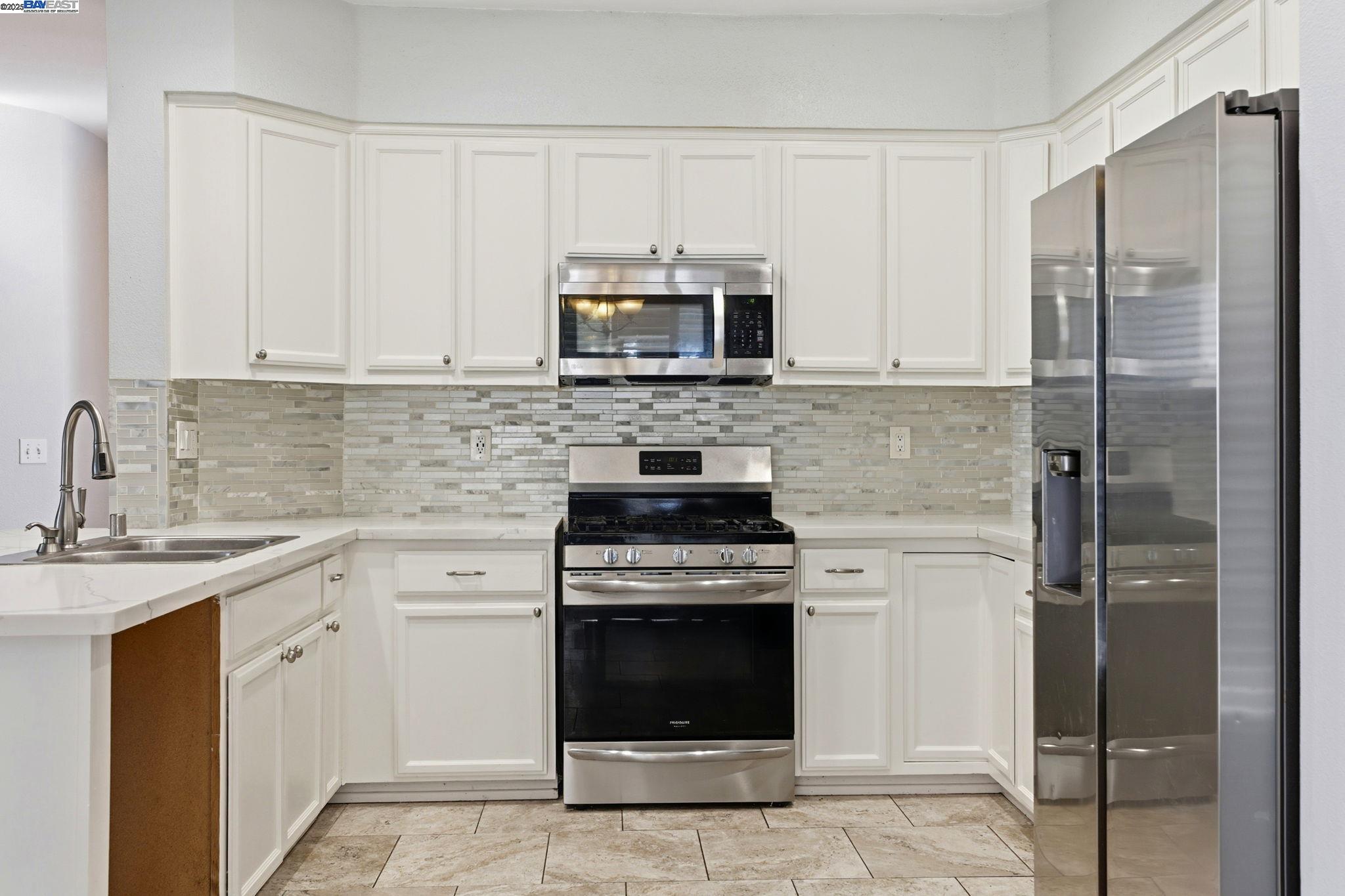 Detail Gallery Image 14 of 54 For 2709 Almanor Dr., Tracy,  CA 95304 - 4 Beds | 2/1 Baths