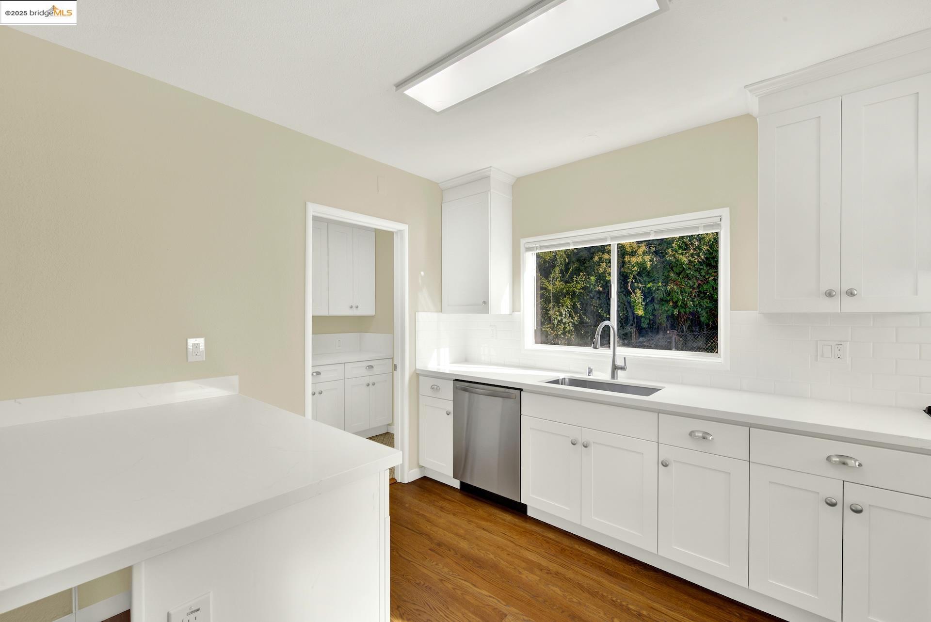 Detail Gallery Image 12 of 56 For 2106 Woodbine Ave, Oakland,  CA 94602 - 2 Beds | 1 Baths