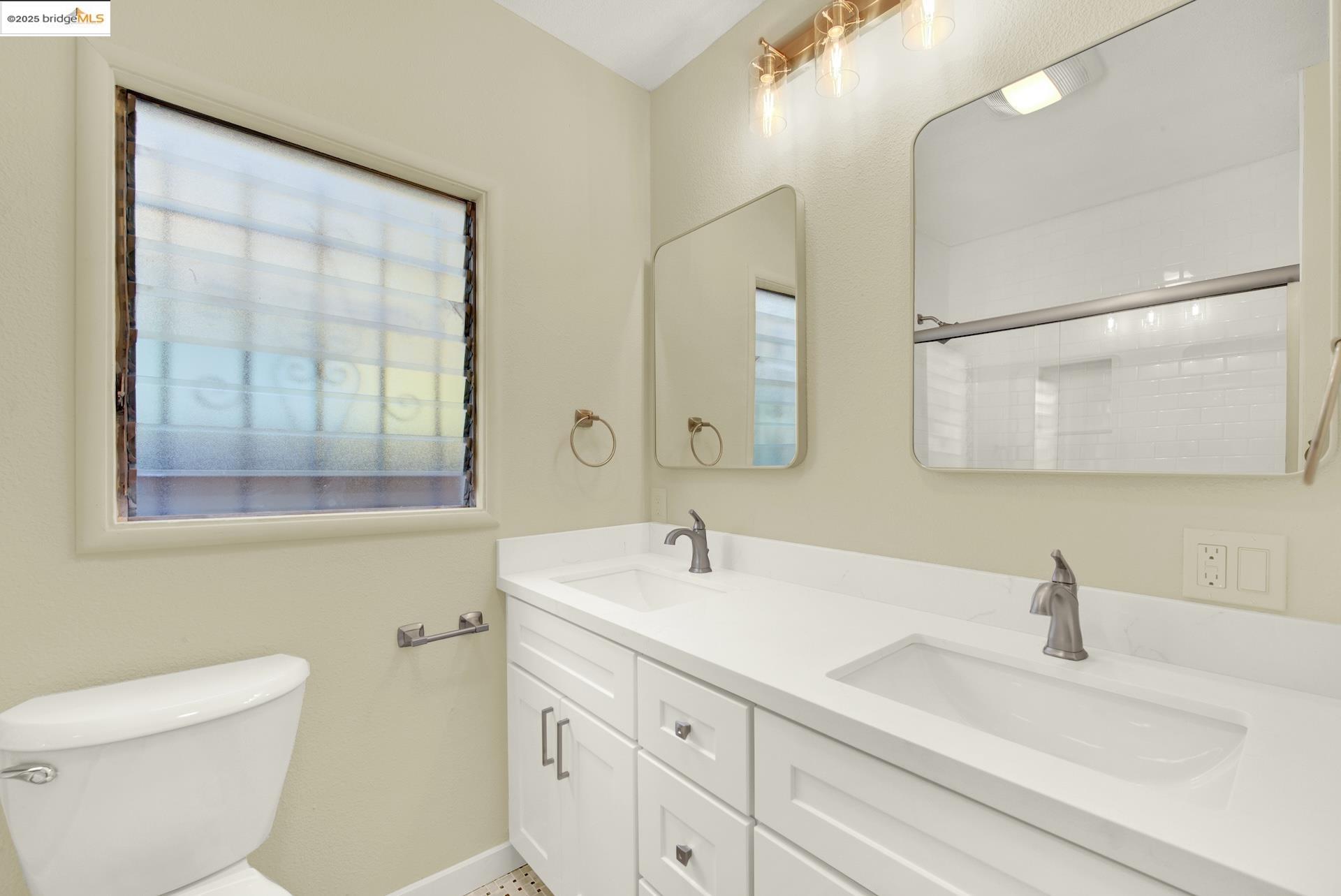 Detail Gallery Image 41 of 56 For 2106 Woodbine Ave, Oakland,  CA 94602 - 2 Beds | 1 Baths