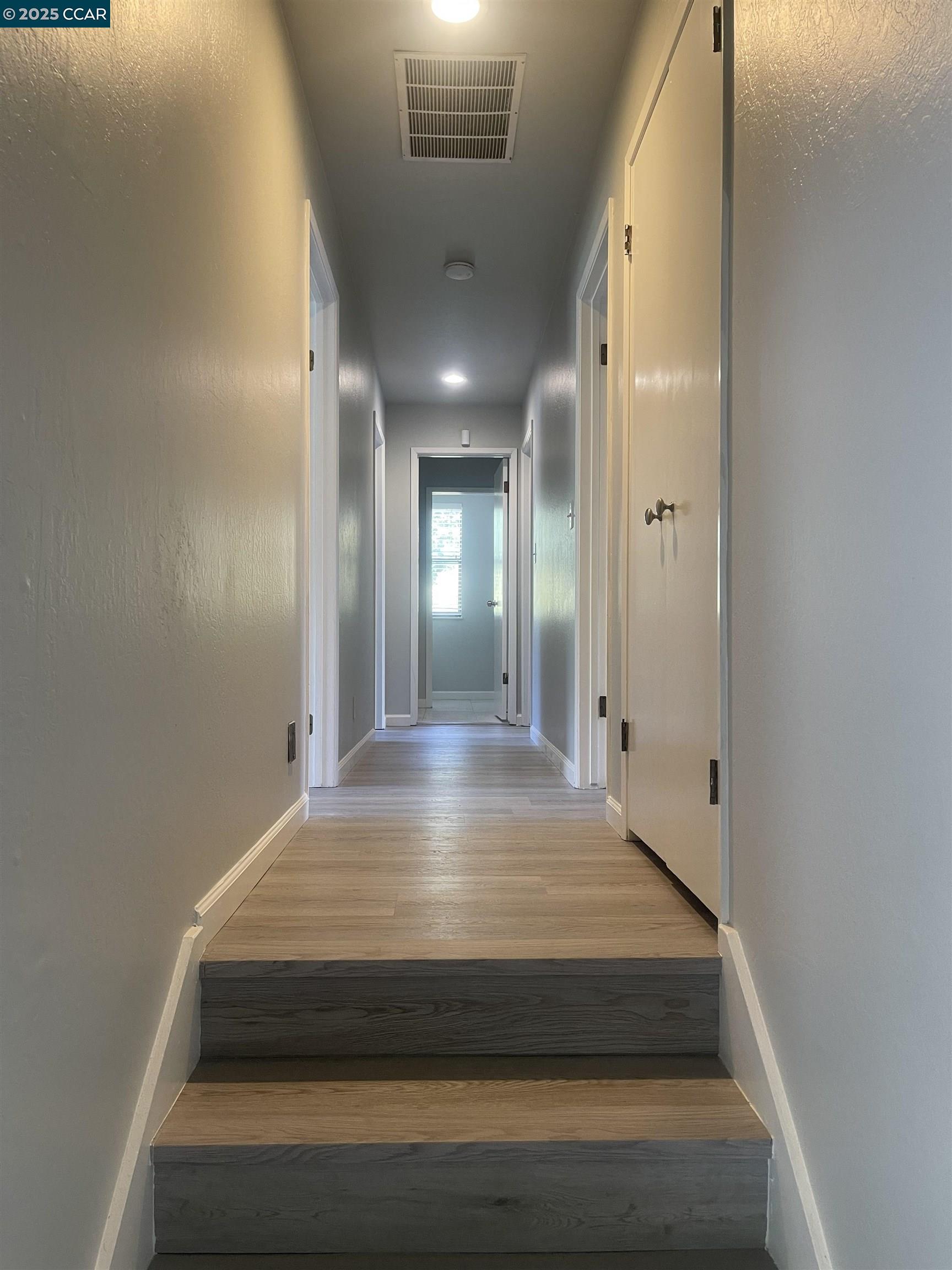 Detail Gallery Image 16 of 22 For 971 Livorna, Alamo,  CA 94507 - 4 Beds | 3 Baths