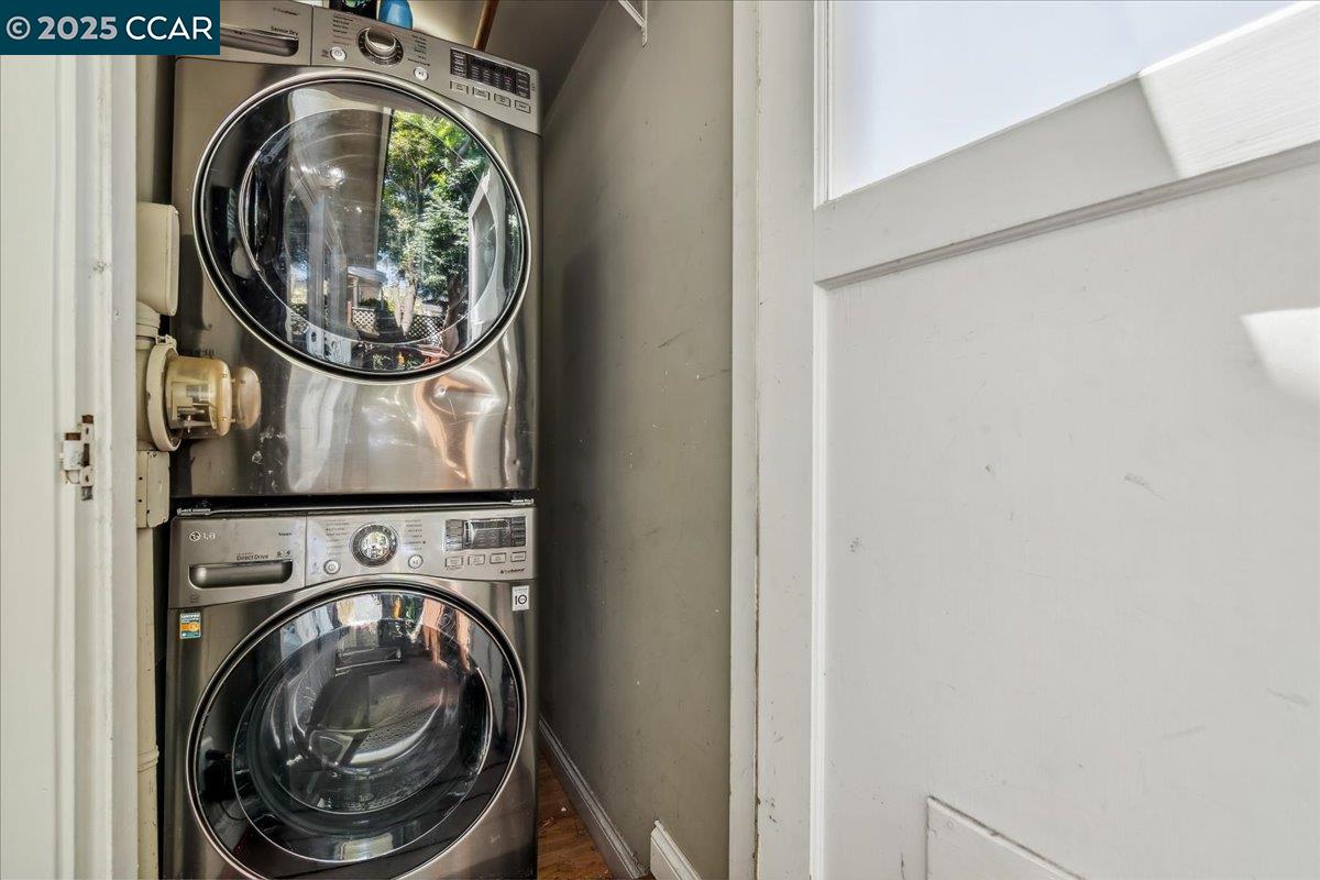 Detail Gallery Image 18 of 35 For 3036 Dohr St, Berkeley,  CA 94702 - 3 Beds | 2 Baths