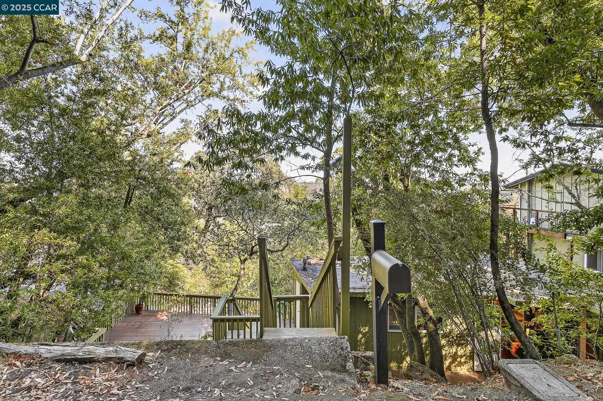 Detail Gallery Image 6 of 41 For 405 Scenic Ave, San Anselmo,  CA 94960-2237 - 1 Beds | 1 Baths