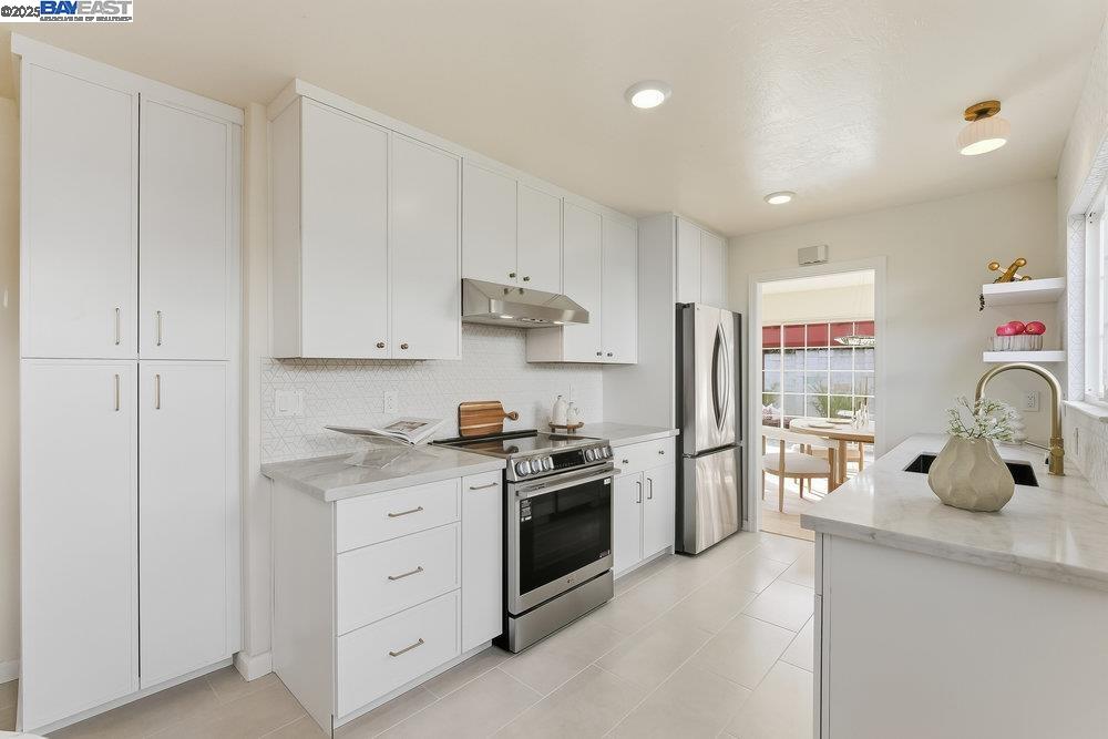 Detail Gallery Image 7 of 26 For 974 Pocatello Ave, Sunnyvale,  CA 94087 - 3 Beds | 2 Baths