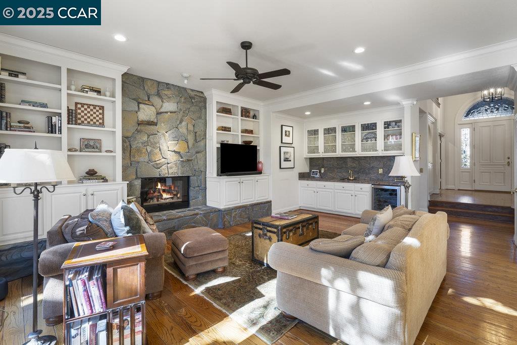 Detail Gallery Image 9 of 49 For 3109 Stonegate Dr, Alamo,  CA 94507 - 4 Beds | 4/1 Baths