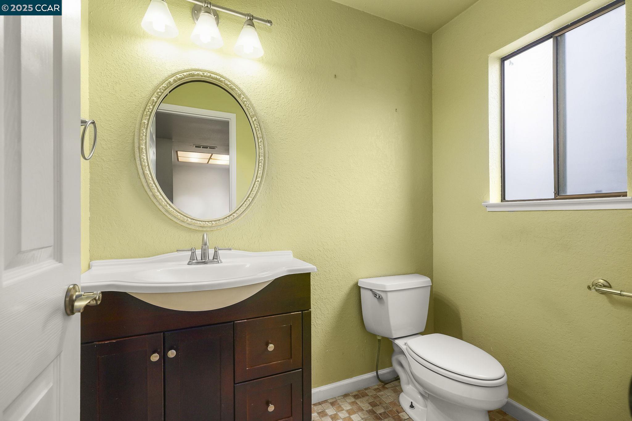 Detail Gallery Image 14 of 27 For 2055 Sierra Rd #101,  Concord,  CA 94518 - 2 Beds | 1/1 Baths