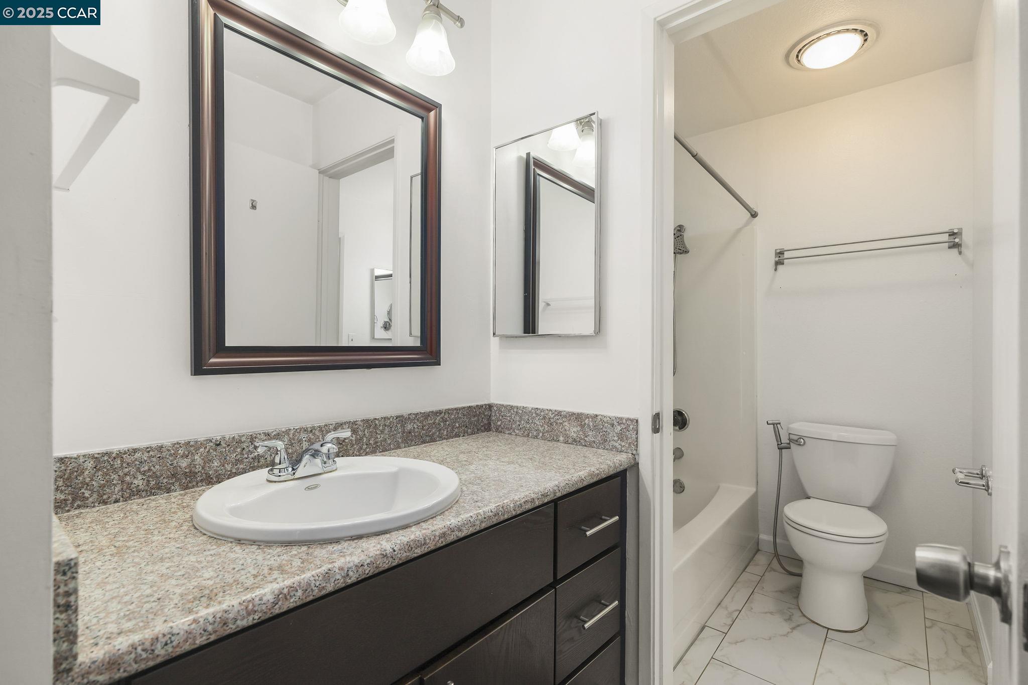 Detail Gallery Image 18 of 27 For 2055 Sierra Rd #101,  Concord,  CA 94518 - 2 Beds | 1/1 Baths