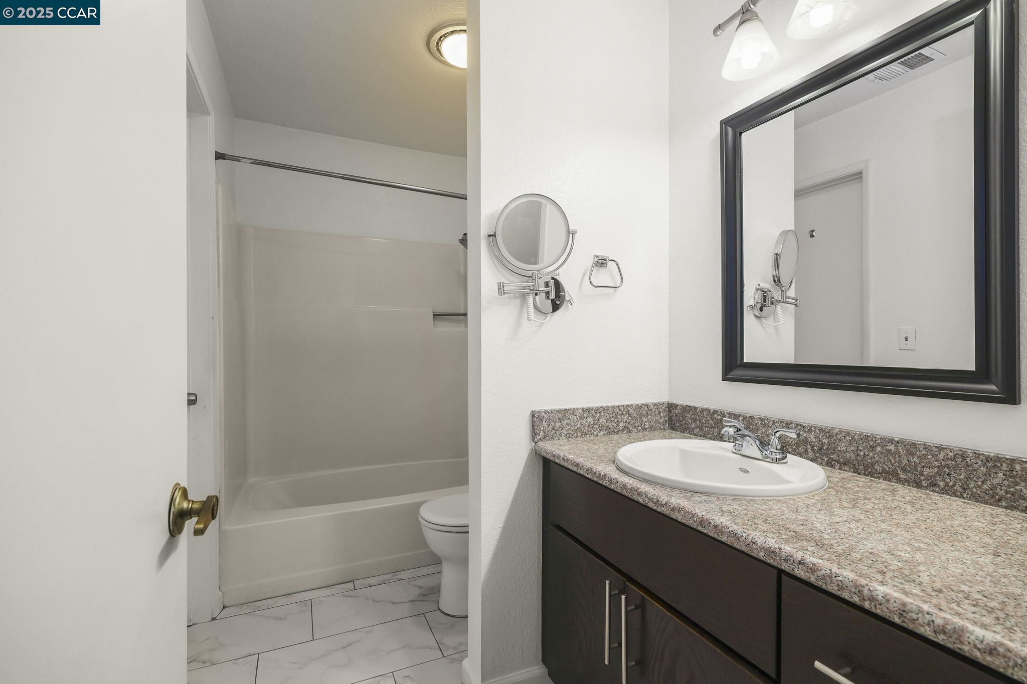 Detail Gallery Image 19 of 27 For 2055 Sierra Rd #101,  Concord,  CA 94518 - 2 Beds | 1/1 Baths