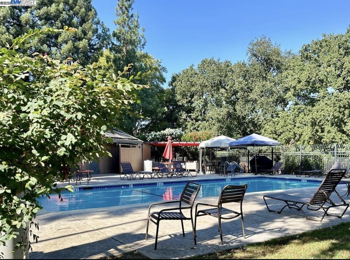 Photo #5: 41114870 Listing 