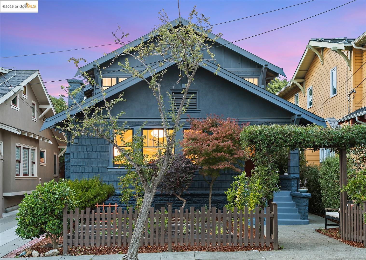 Detail Gallery Image 2 of 57 For 5347 James Ave, Oakland,  CA 94618 - 4 Beds | 3 Baths