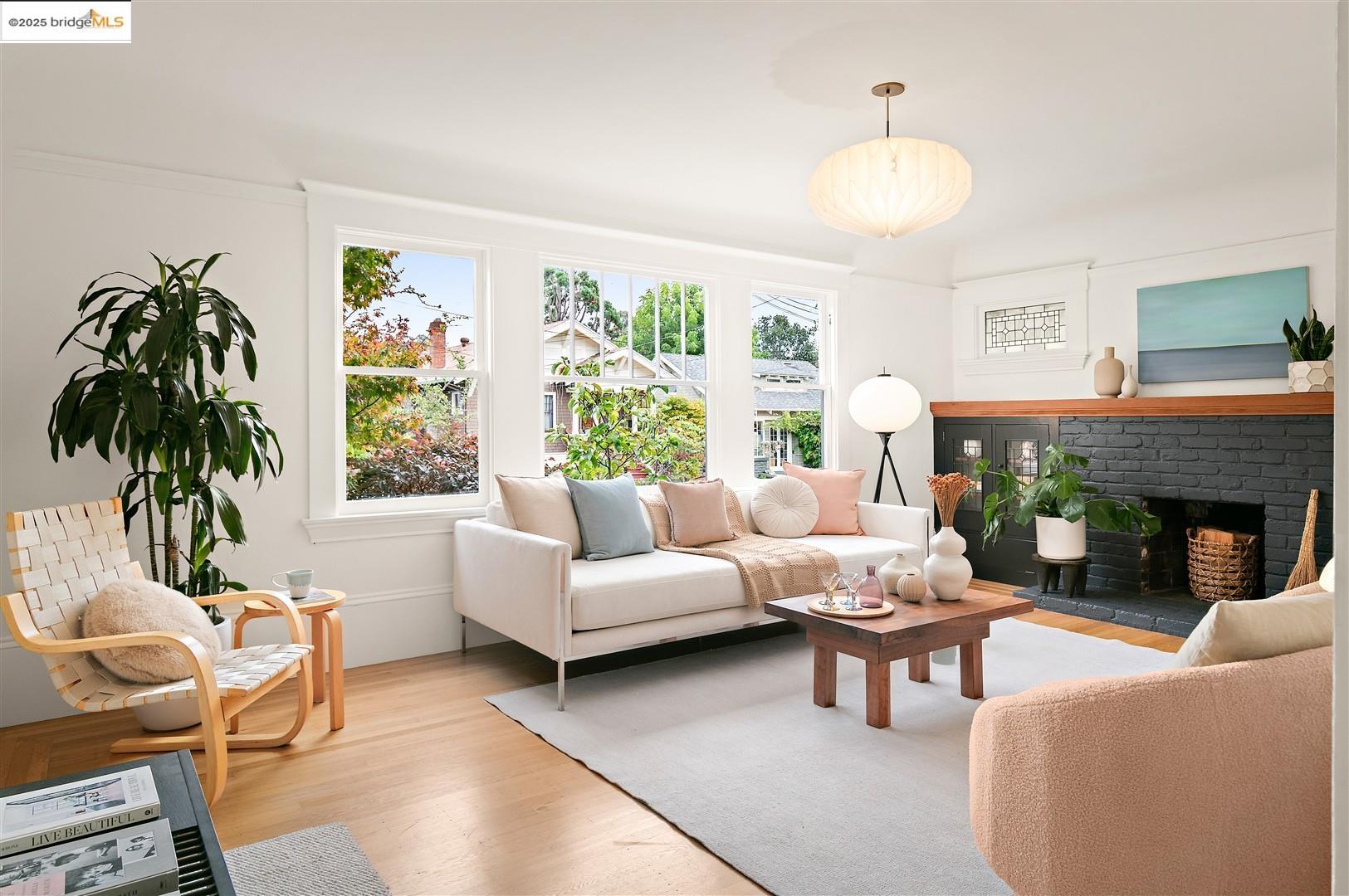 Detail Gallery Image 11 of 57 For 5347 James Ave, Oakland,  CA 94618 - 4 Beds | 3 Baths