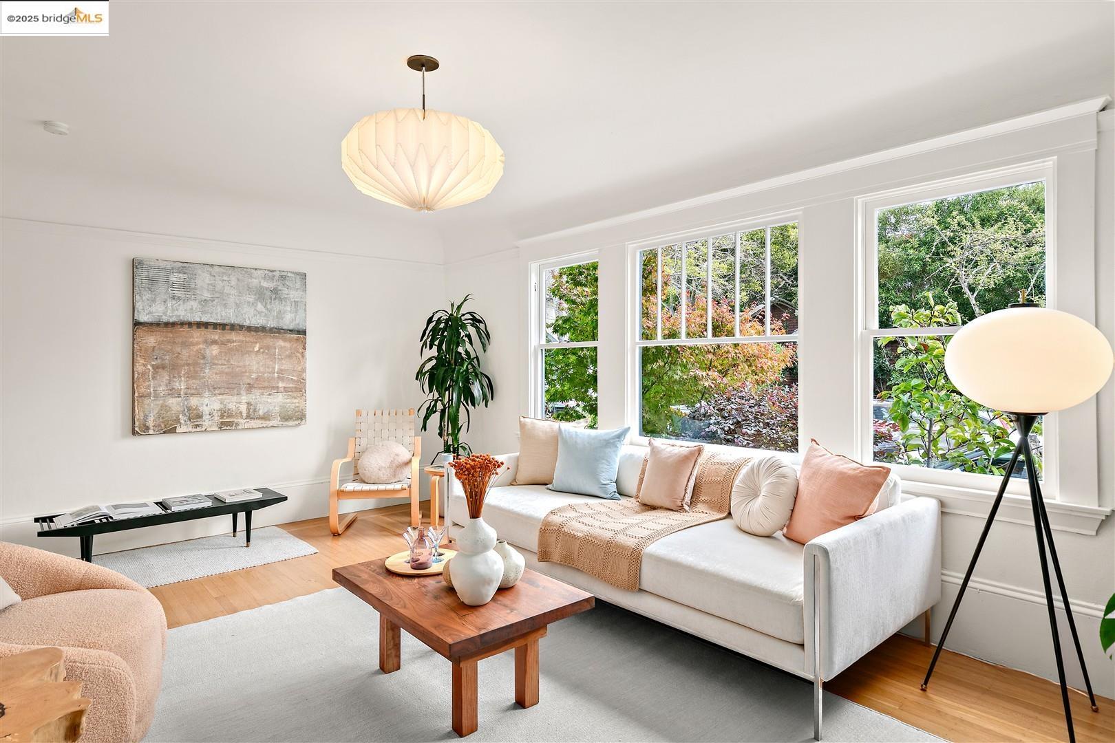 Detail Gallery Image 13 of 57 For 5347 James Ave, Oakland,  CA 94618 - 4 Beds | 3 Baths